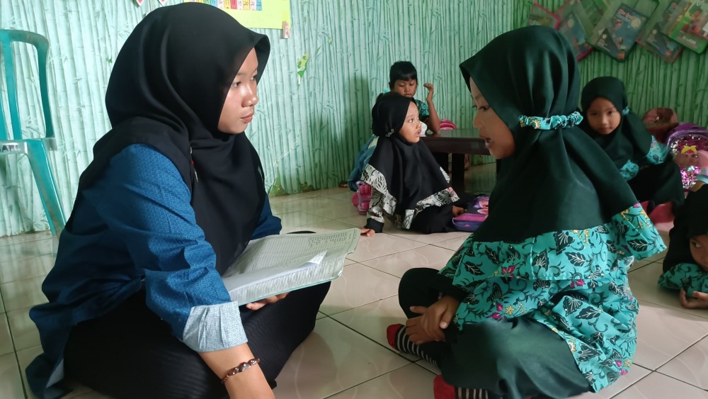 Siswa Kelas A TK Dharma Wanita Pandansari Tampil Percaya Diri dalam Lomba Surat Pendek